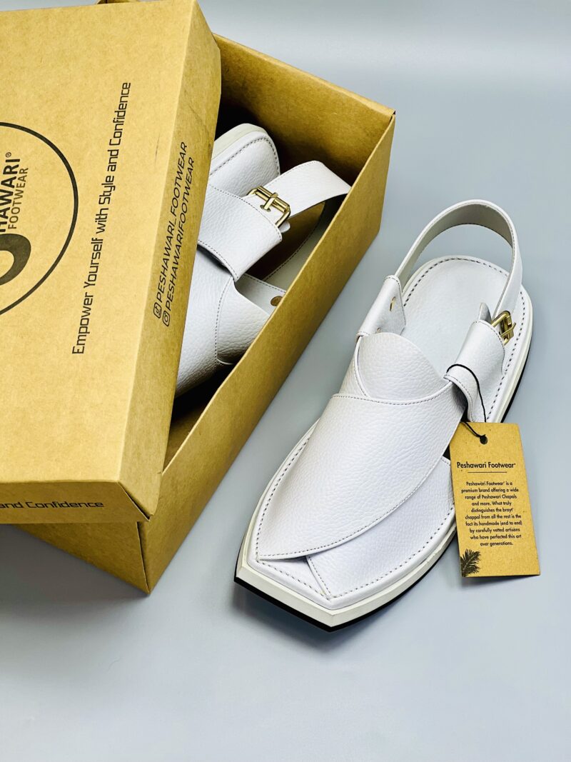 Air- Kaptaan White Chappal
