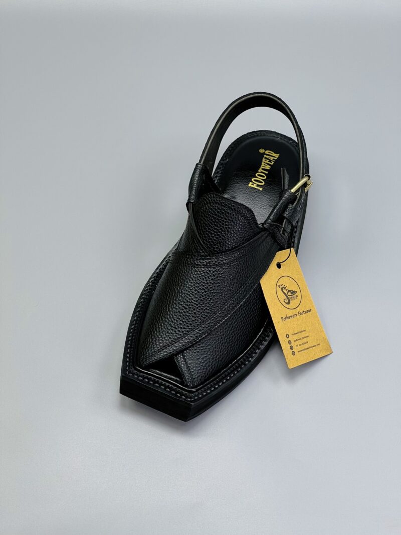 Kaptaan Chappal Black Dotted