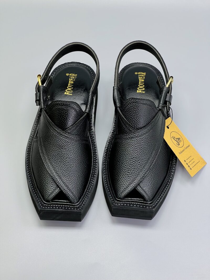 Kaptaan Chappal Black Dotted