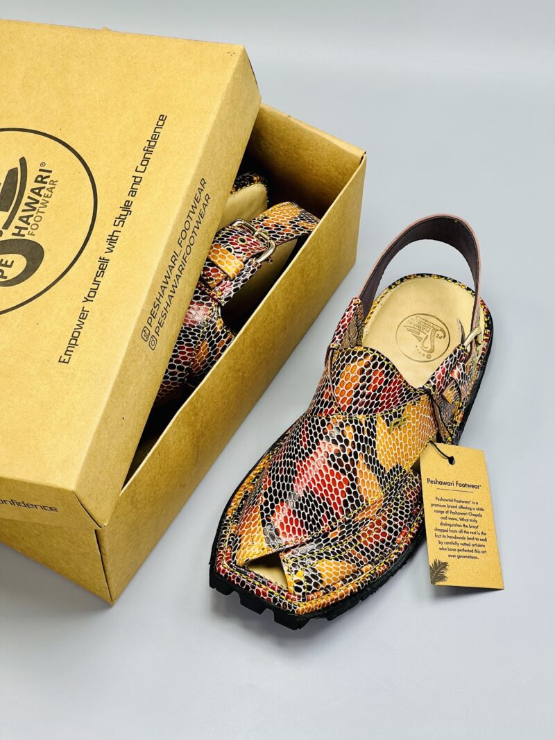 Magenta Leather Shikari Chappal